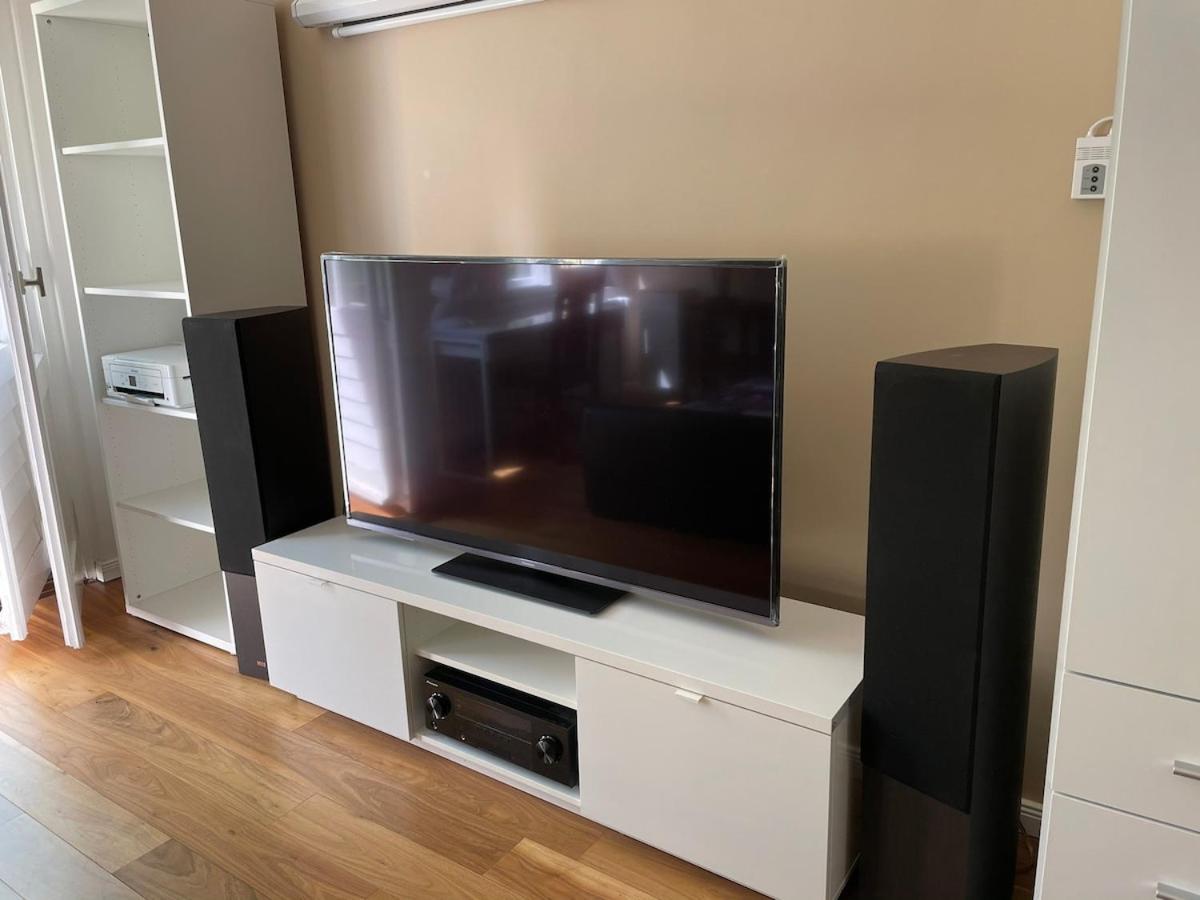 Modern And Cozy Apartment In Good Location Берлин Экстерьер фото