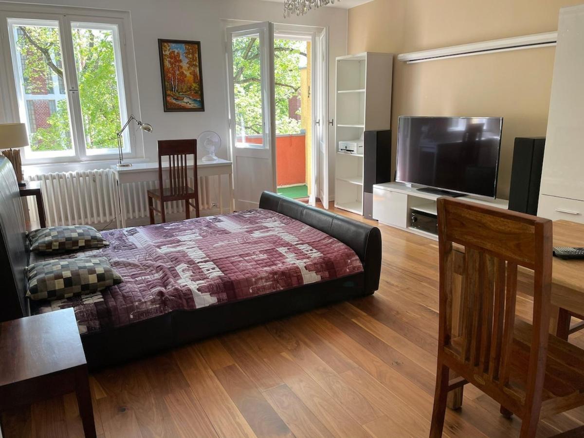 Modern And Cozy Apartment In Good Location Берлин Экстерьер фото